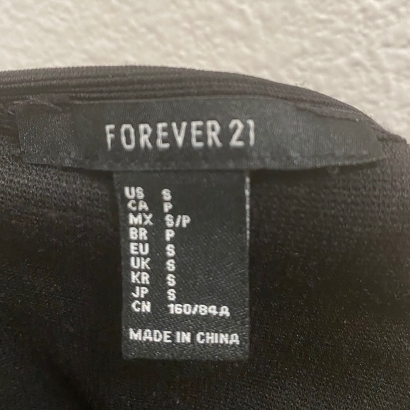 Black top - Picture 3 of 3